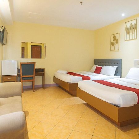 Reddoorz At Comfy Inn Ermita Manilla Buitenkant foto