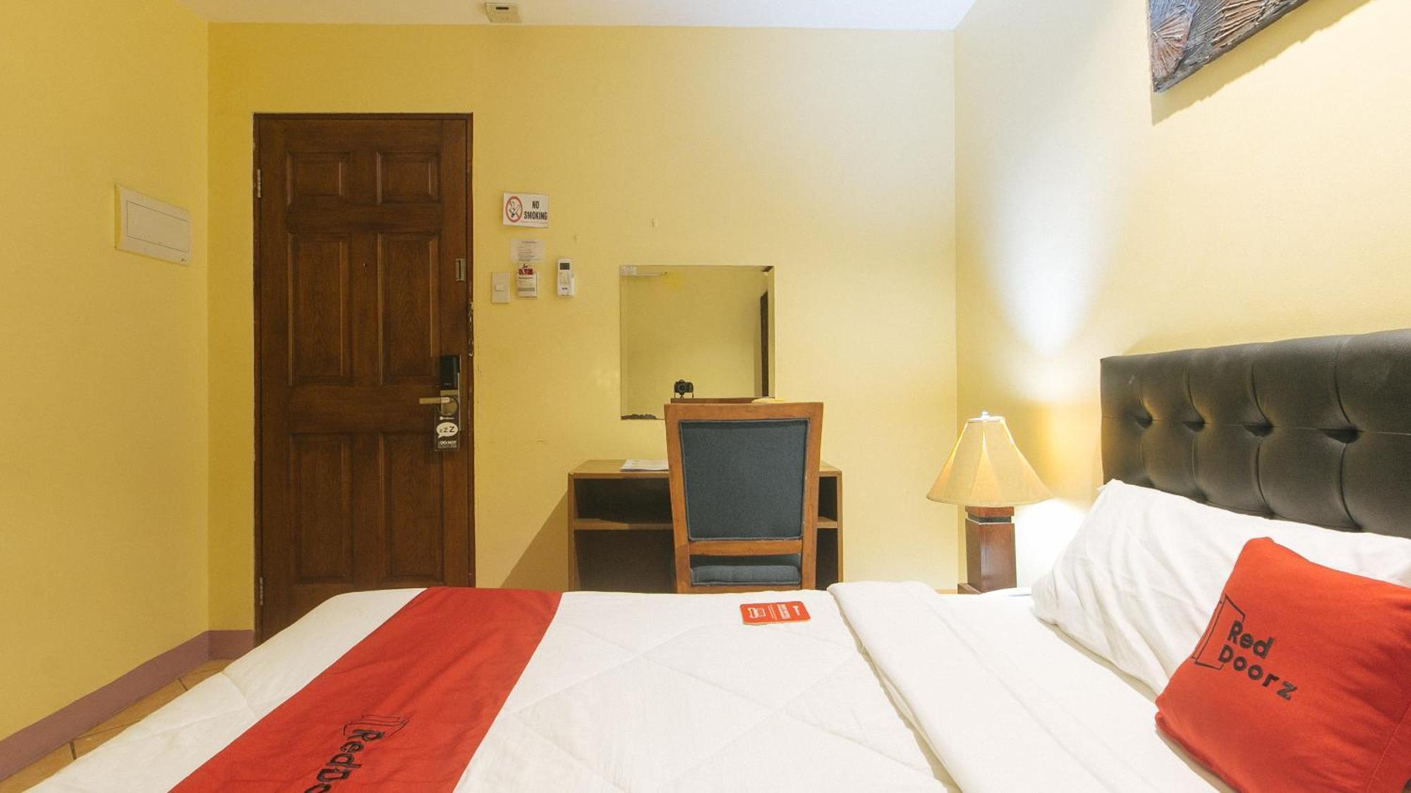 Reddoorz At Comfy Inn Ermita Manilla Buitenkant foto