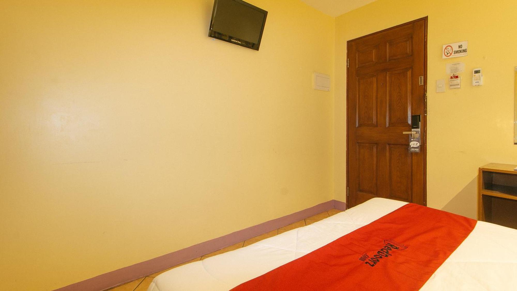 Reddoorz At Comfy Inn Ermita Manilla Buitenkant foto