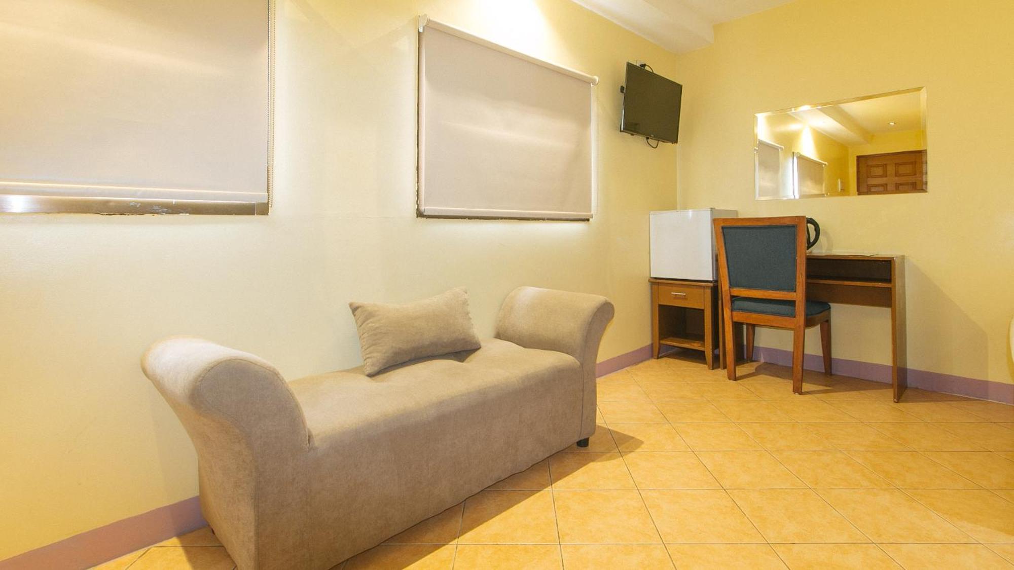 Reddoorz At Comfy Inn Ermita Manilla Buitenkant foto