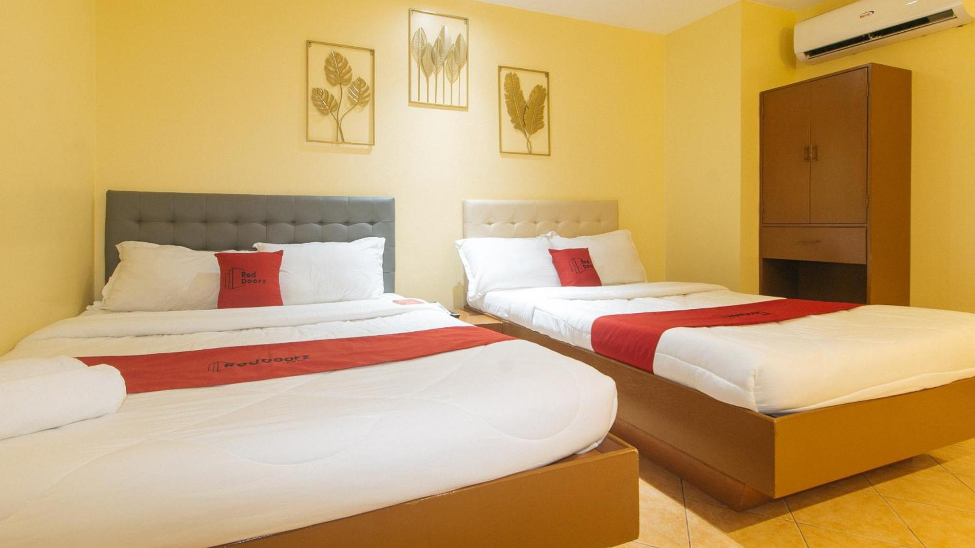 Reddoorz At Comfy Inn Ermita Manilla Buitenkant foto