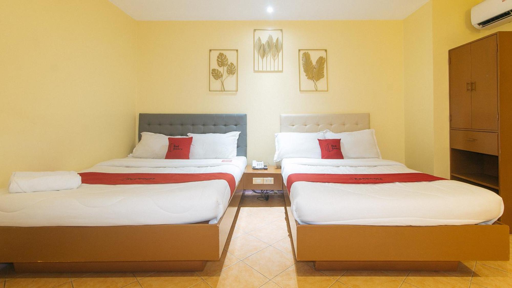 Reddoorz At Comfy Inn Ermita Manilla Buitenkant foto