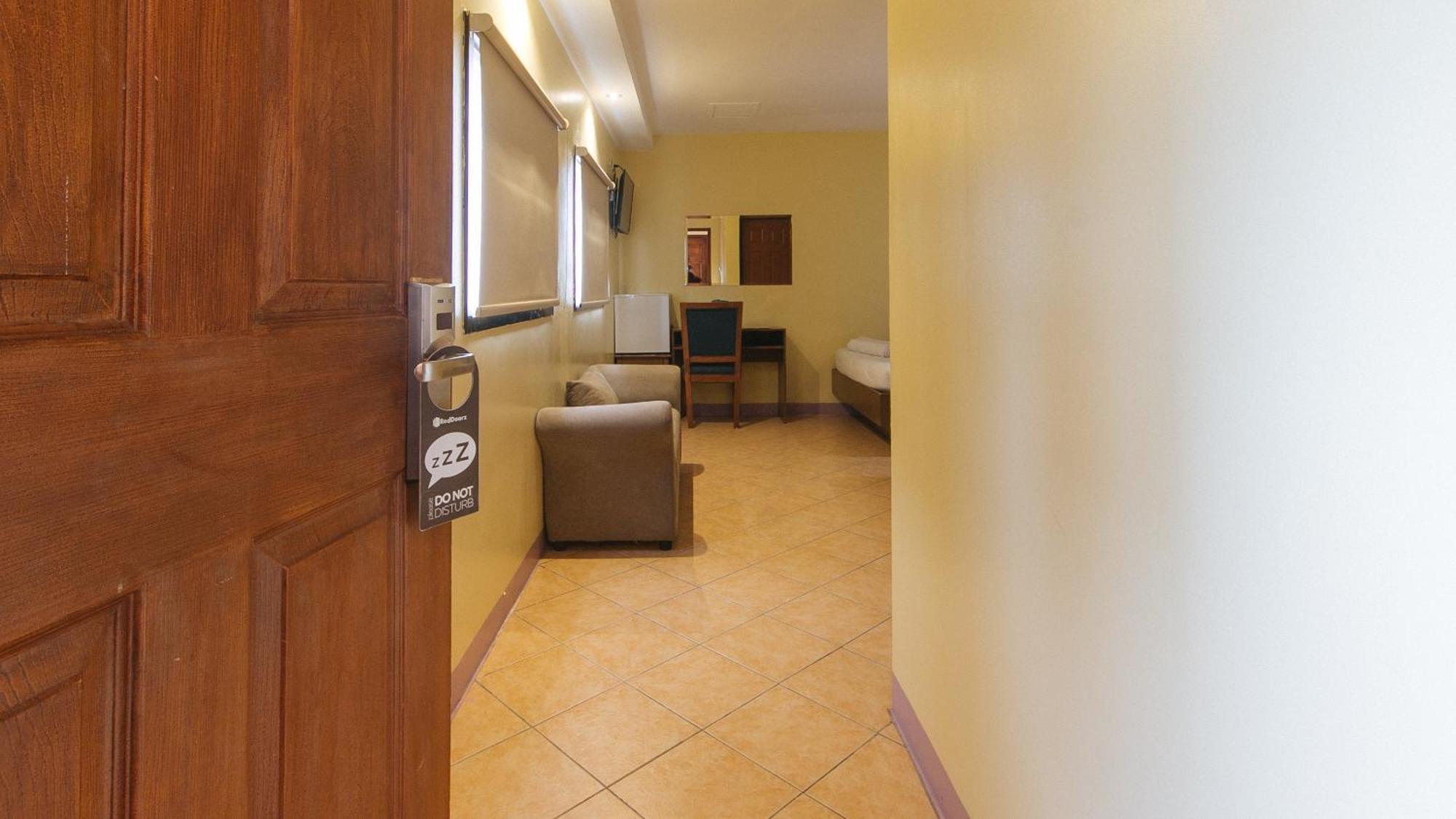 Reddoorz At Comfy Inn Ermita Manilla Buitenkant foto