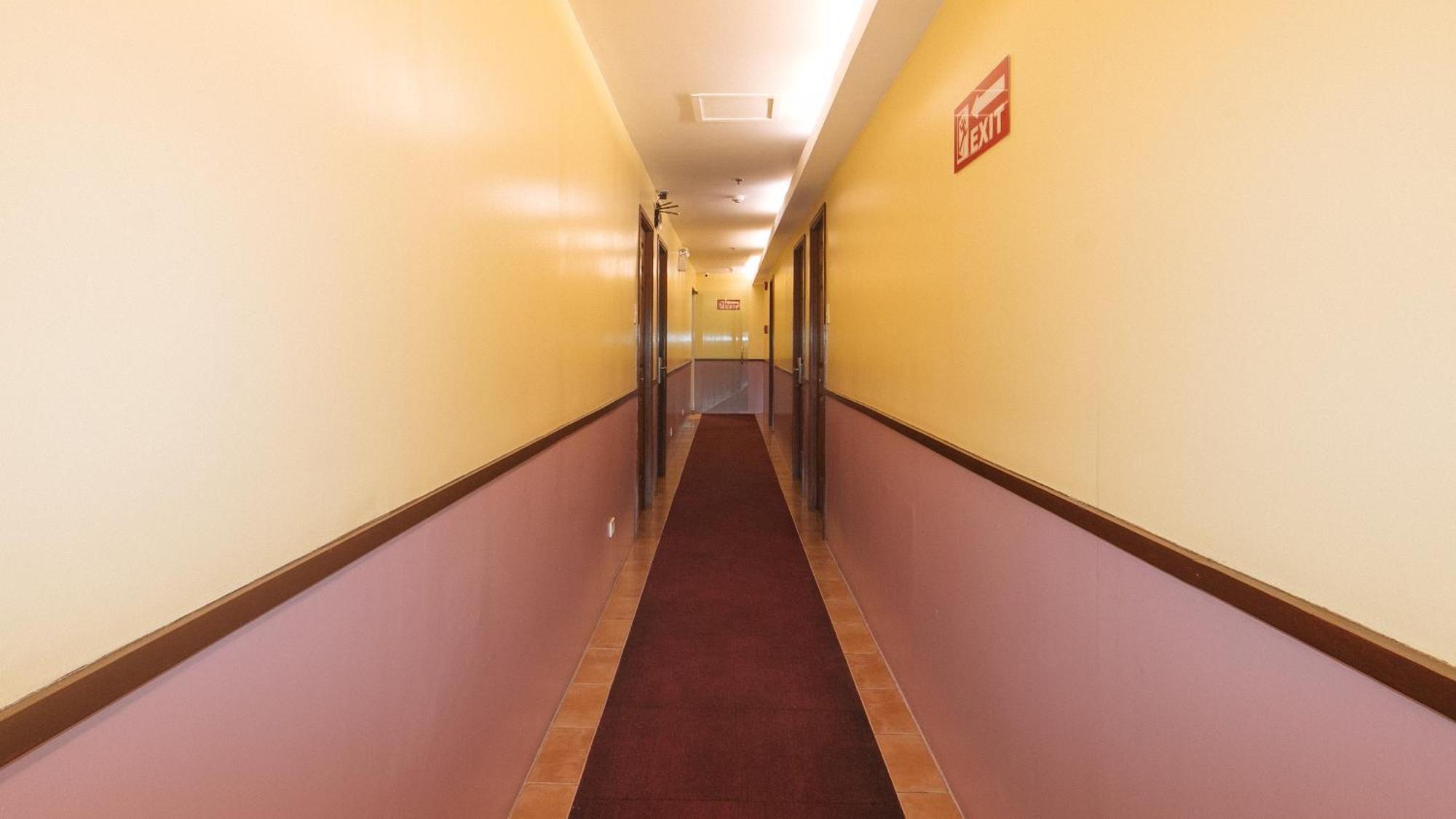 Reddoorz At Comfy Inn Ermita Manilla Buitenkant foto